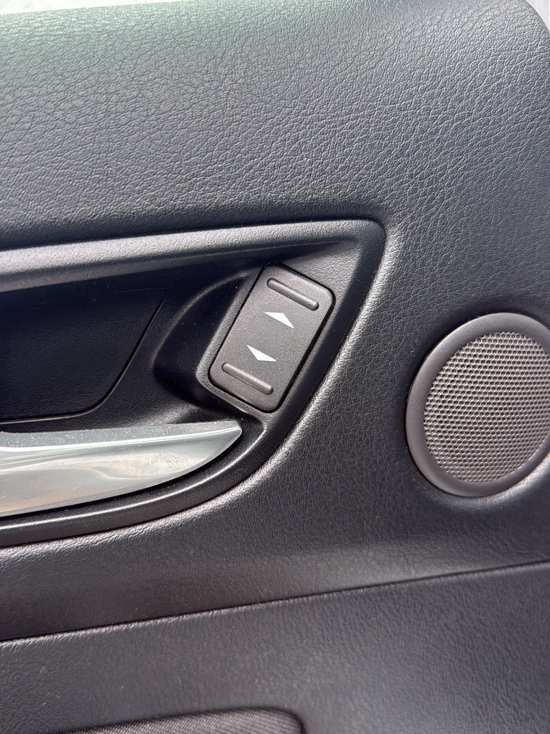 2007-2014 Ford Mondeo MK4 - Left Rear Window Switch PN: