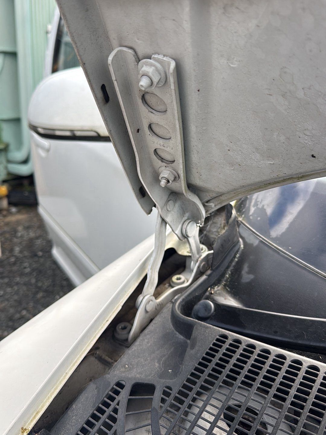 2012-2020 Skoda Octavia 5E - Right Bonnet Hinge PN:
