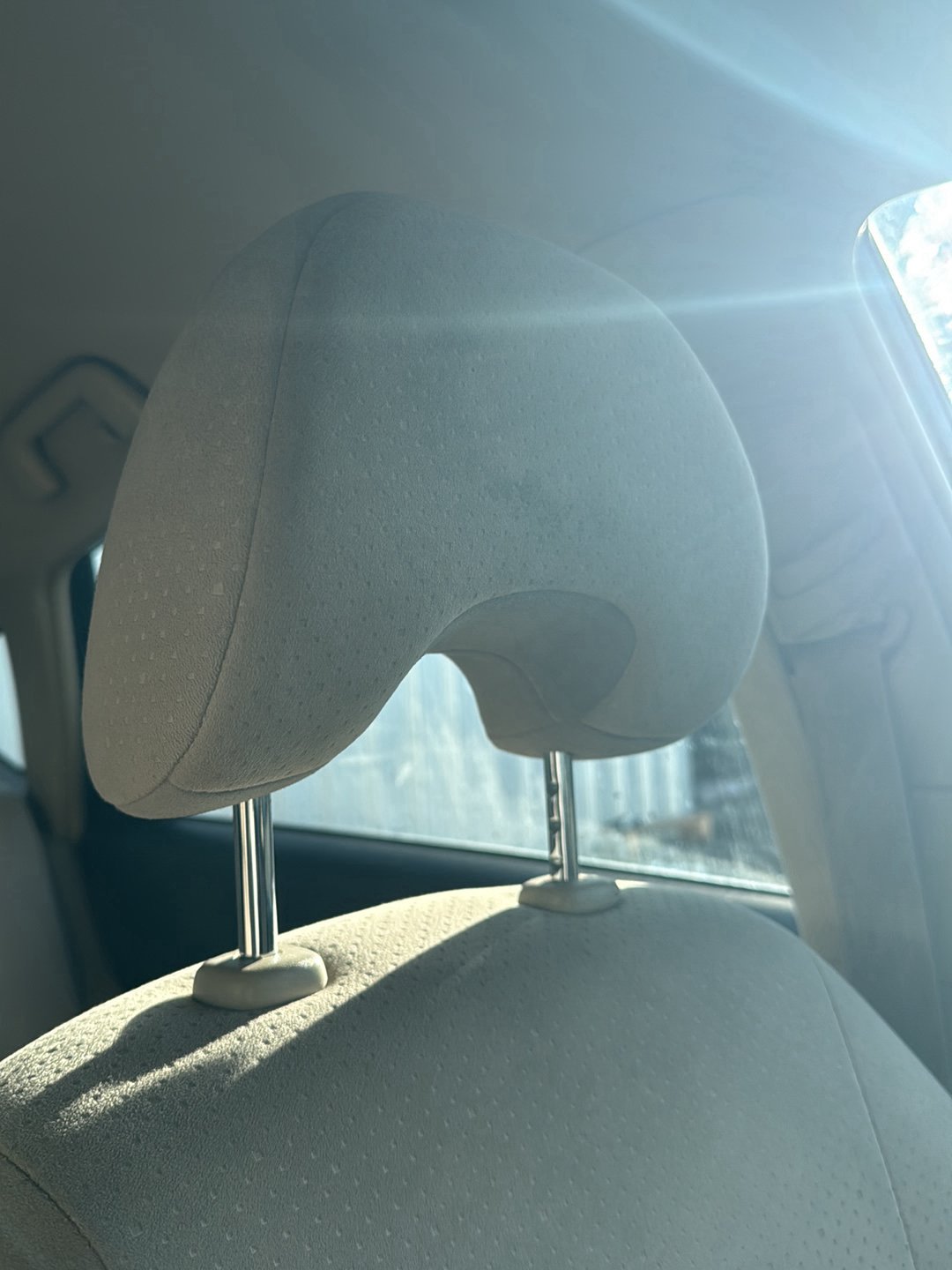 2004-2009 Toyota Prius- Left Front Headrest PN: