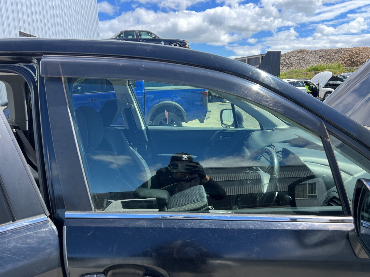 2013 Subaru Forester SJ5 - Right Front Door Window PN: M2E3