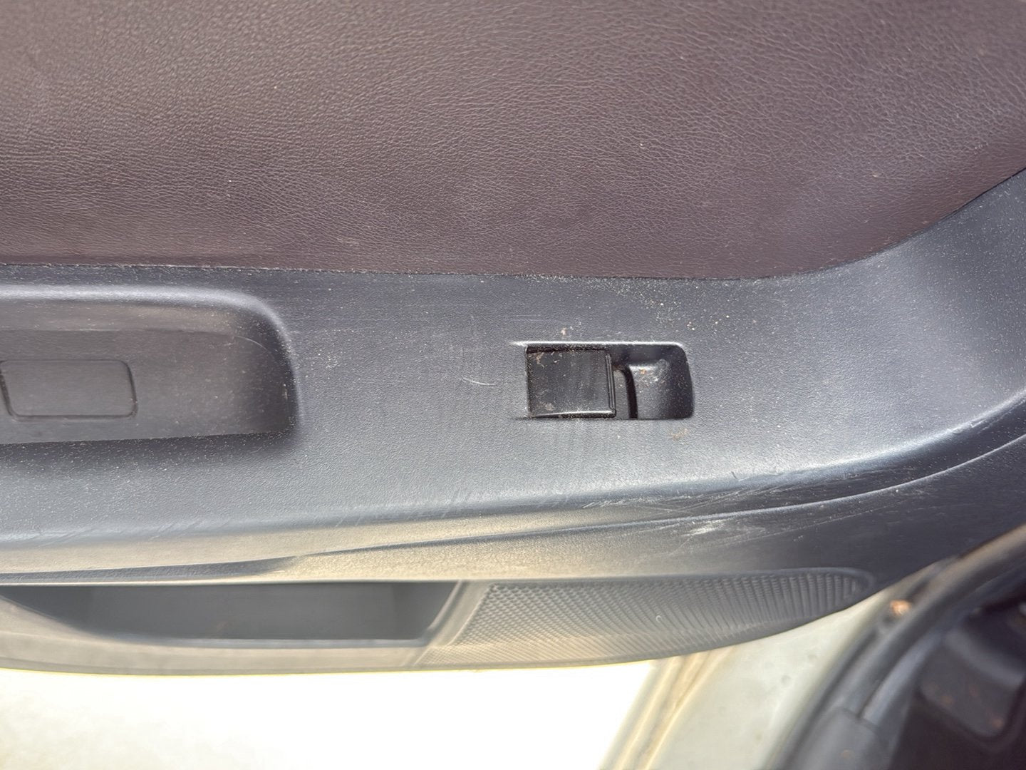 2004-2012 Mitsubishi Galant DJ CY4A - Left Rear Window Switch PN: