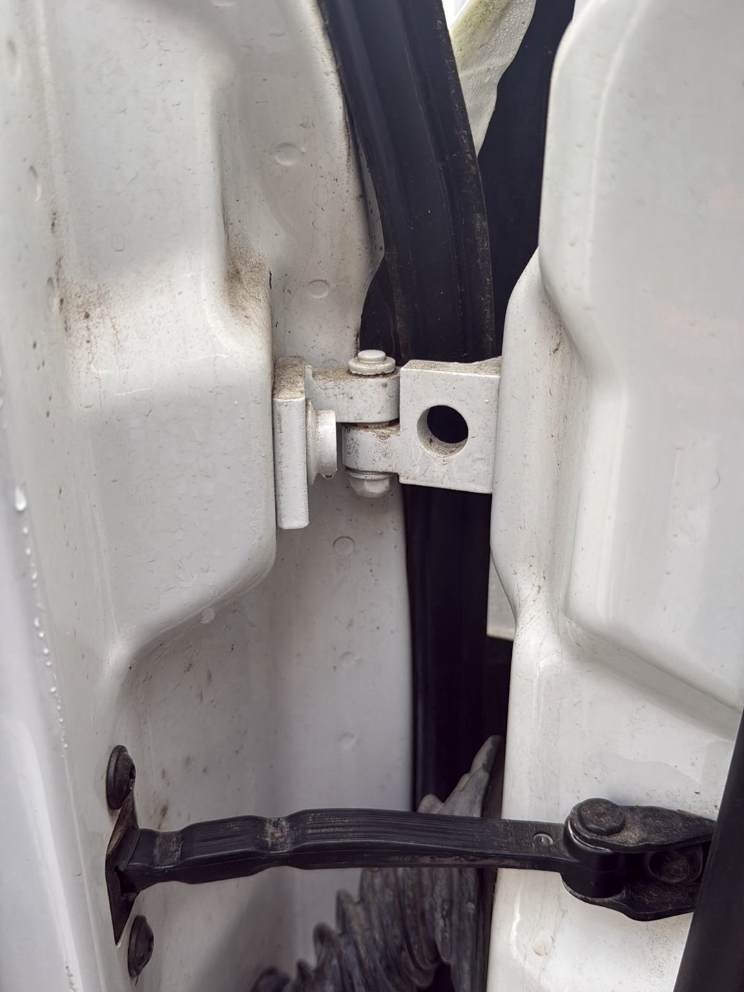 2012-2020 Skoda Octavia 5E - Left Front Door Top Hinge PN: