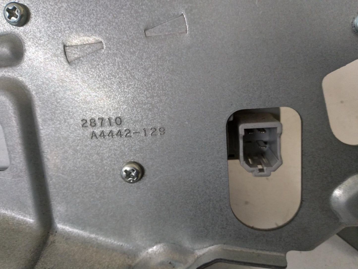 2007-2013 Nissan X-Trail - Rear Wiper Motor PN: