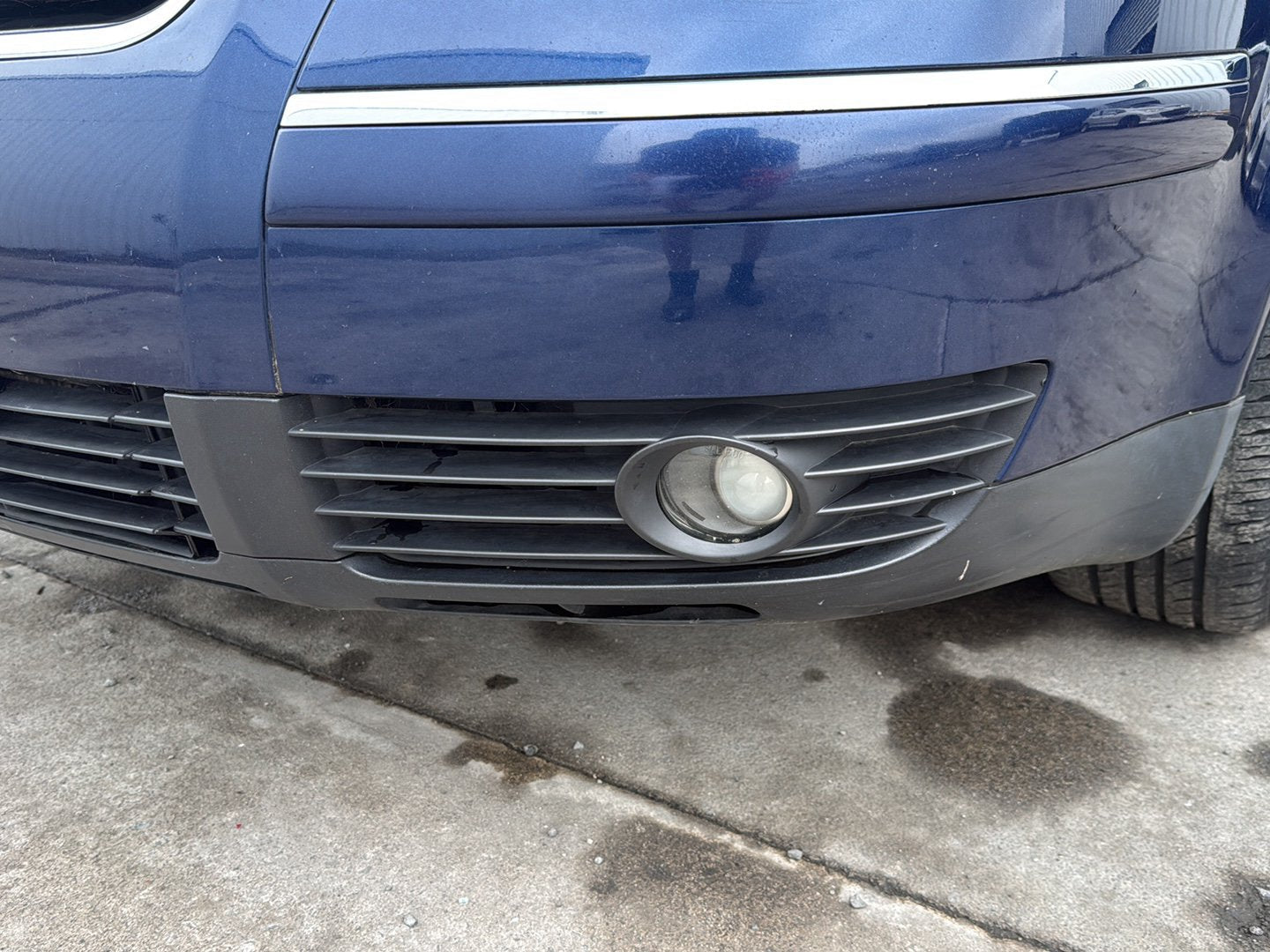 1998-2005 Volkswagen Passat- Left Spotlight Bezel PN: