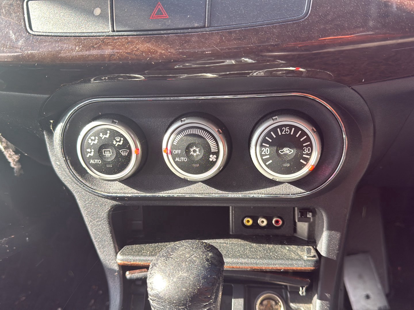 2004-2012 Mitsubishi Galant DJ CY4A - Heater/AC Controls PN: