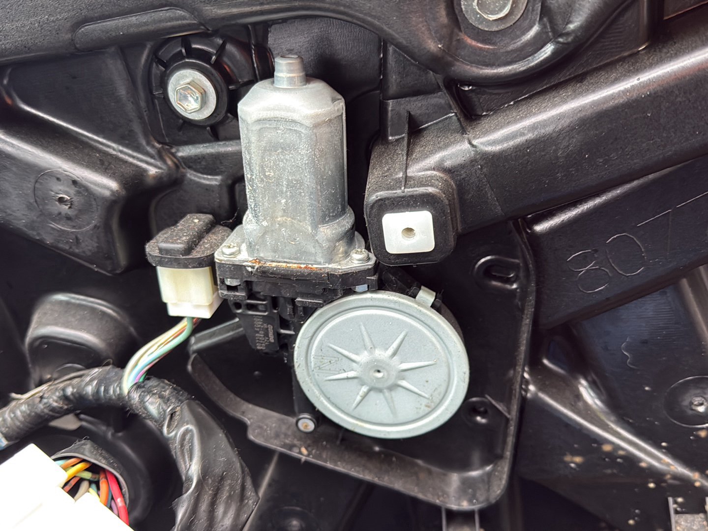 2007-2013 Nissan X-Trail T31- Right Front Window Regulator/Motor PN: