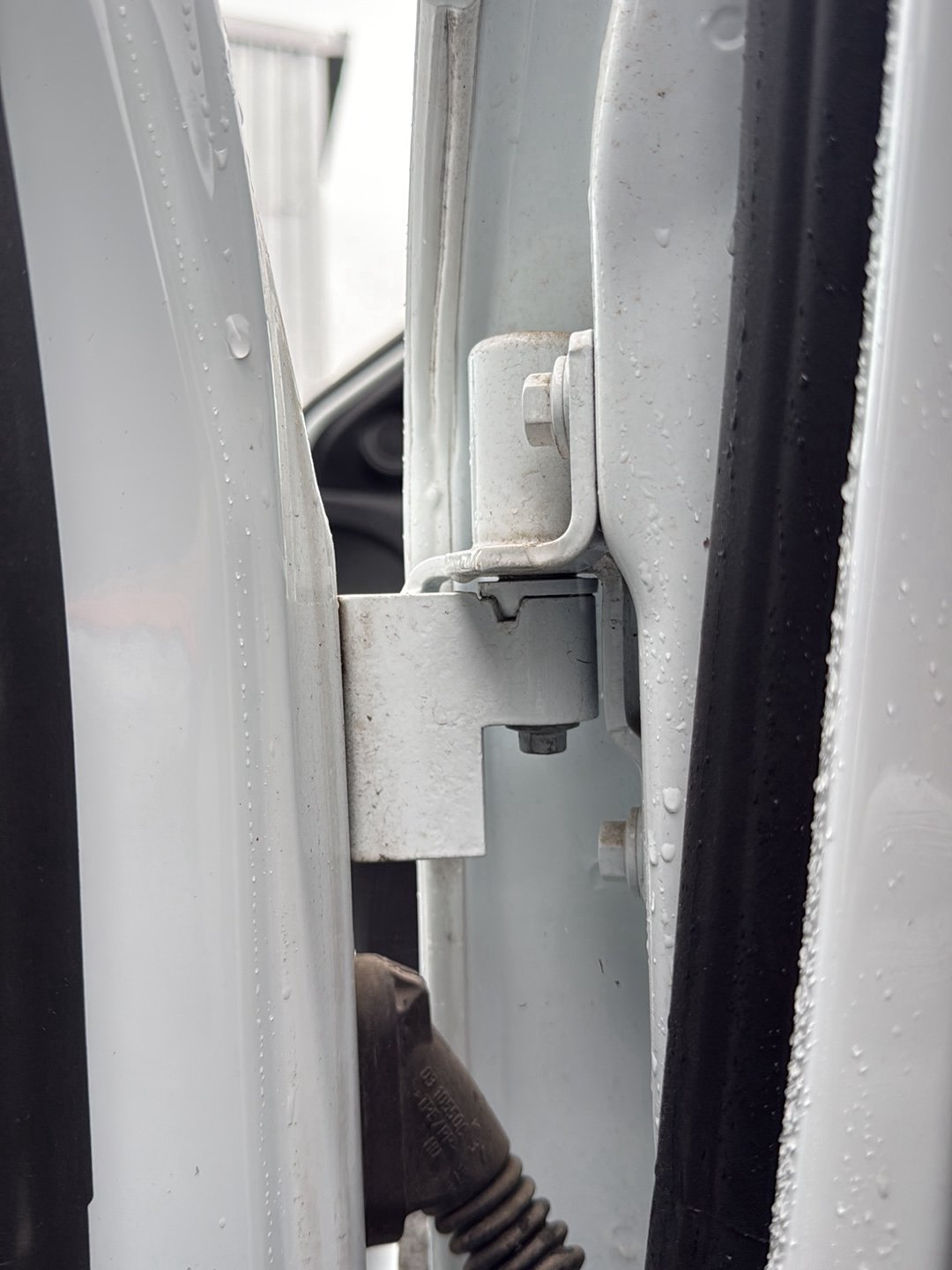 2007-2014 Ford Mondeo MK4 - Right Rear Door Top Hinge PN: