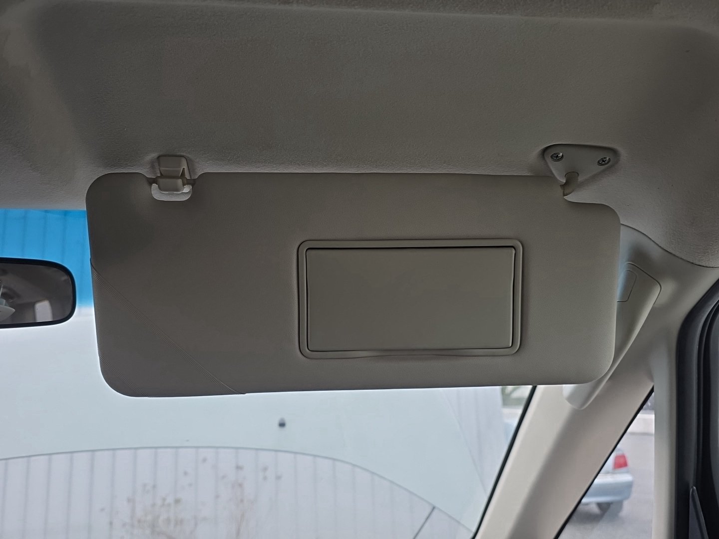 2007 Mitsubishi Delica CV5W - Right Sun Visor PN: