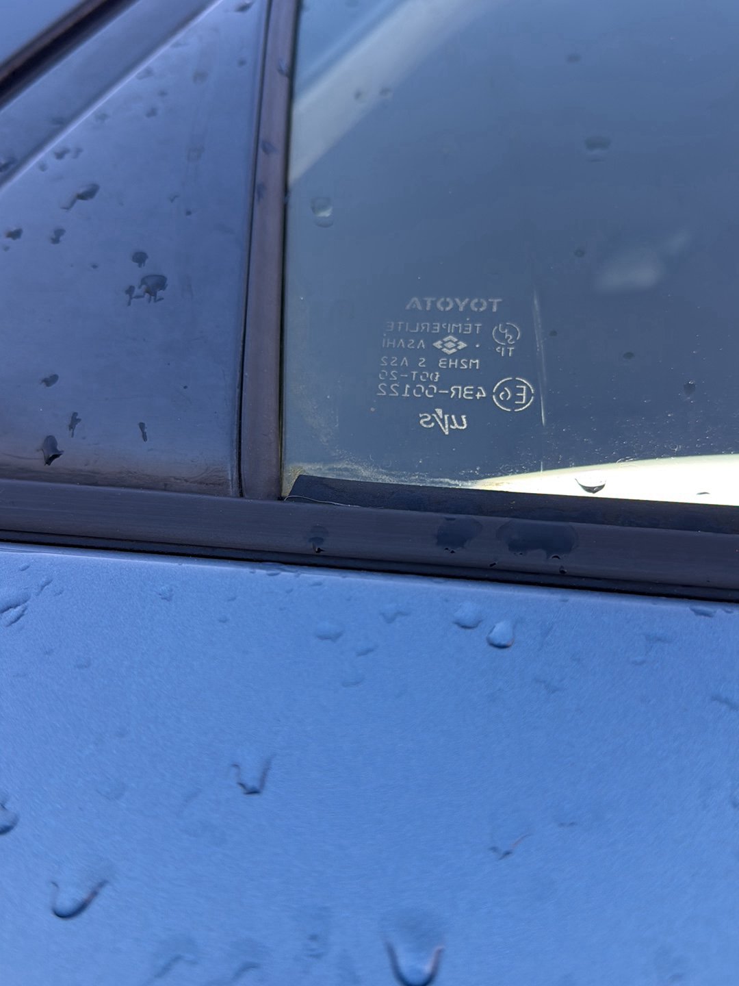 2004-2009 Toyota Prius- Right Rear Door Window PN: