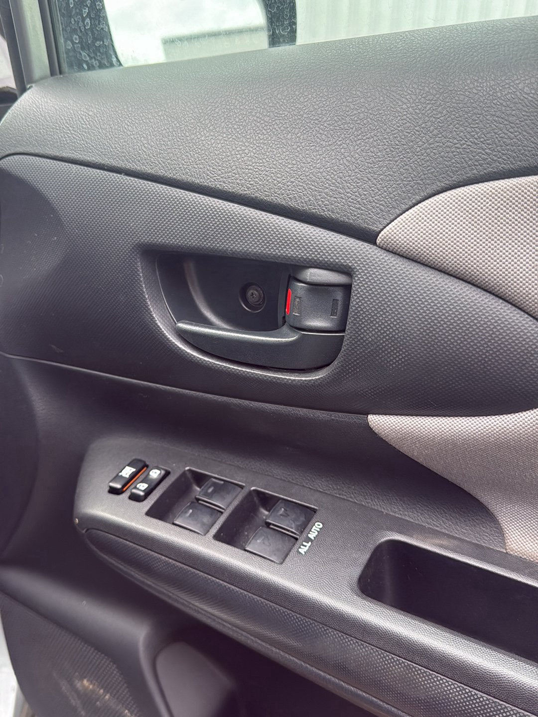 2009-2017 Toyota Wish ZGE20 - Right Front Door Interior Handle PN: