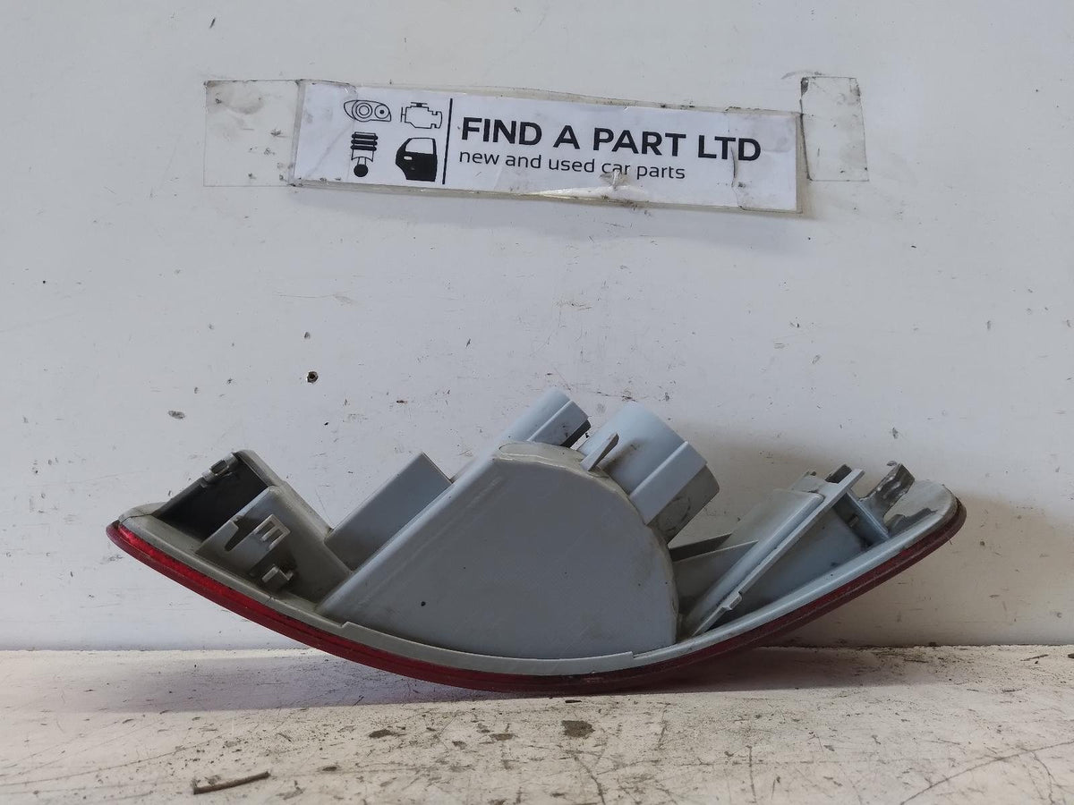 Nov 2006 to Oct 2012 - Mitsubishi Outlander ZG ZH - Right Rear Bumper Reflector