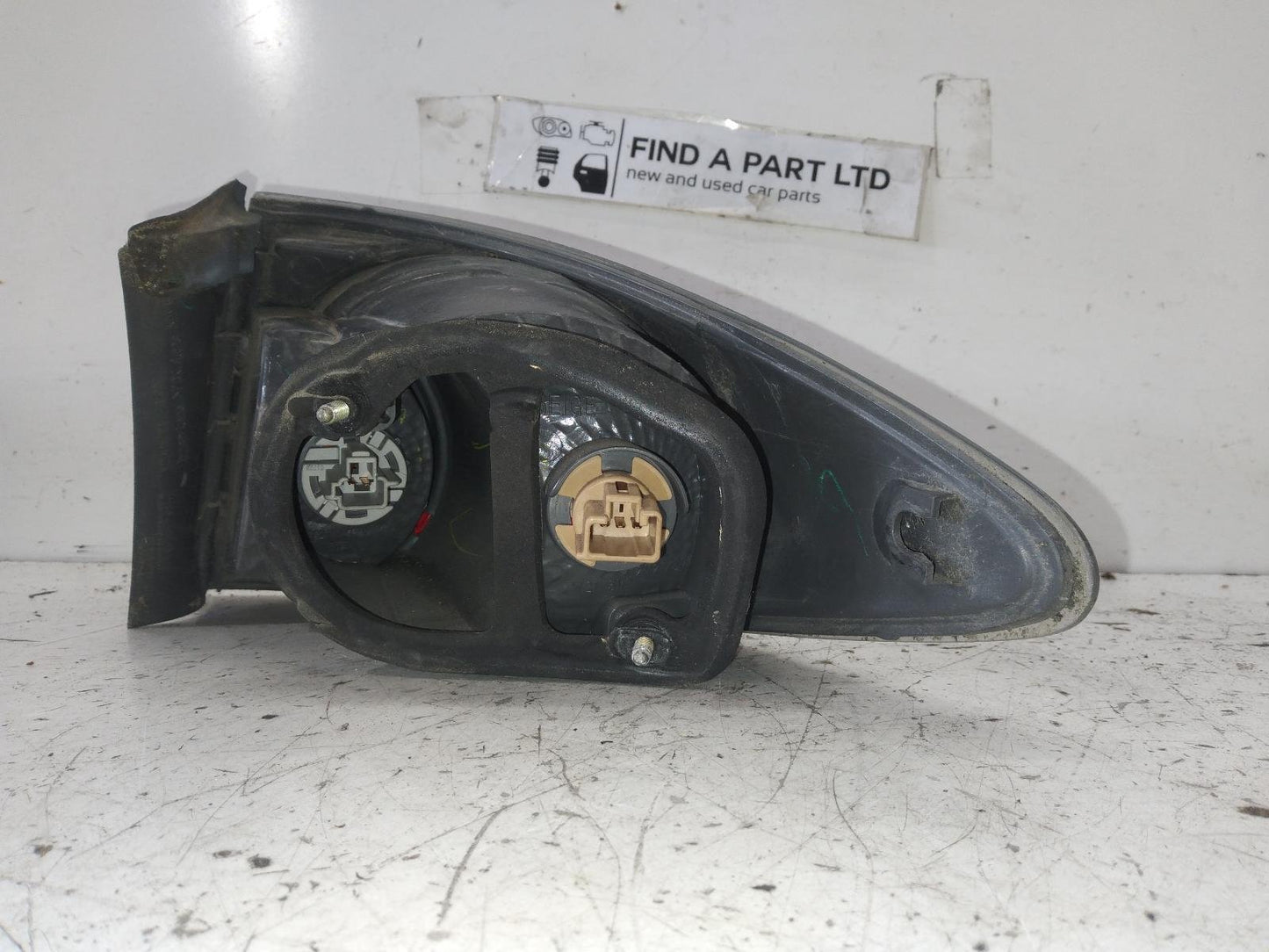 Sep 2002 to Aug 2005- Mazda Mazda6 GG GY Station Wagon- Left Taillight- Lens# 220-61974