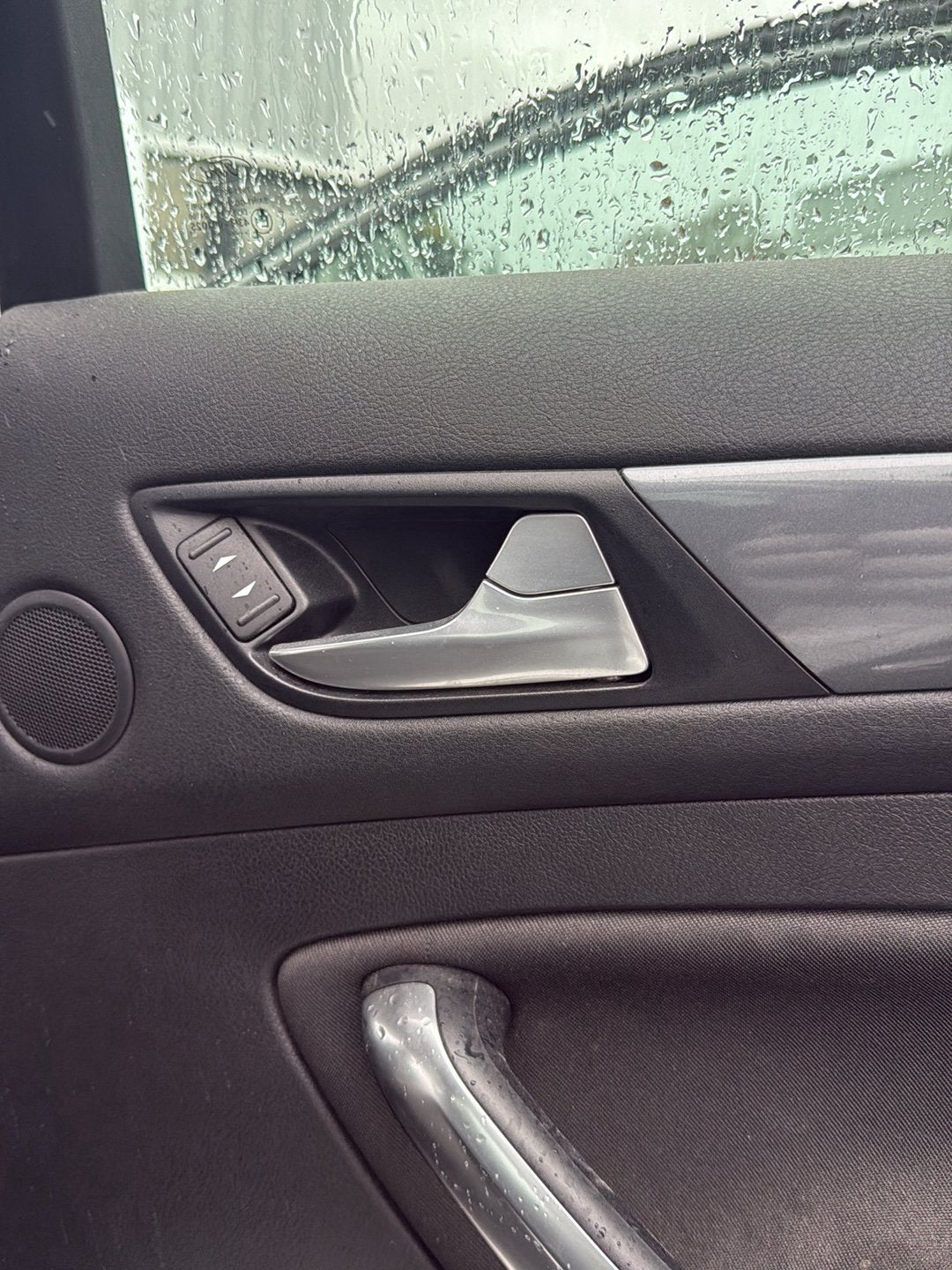 2007-2014 Ford Mondeo MK4 - Right Rear Door Interior Handle PN: