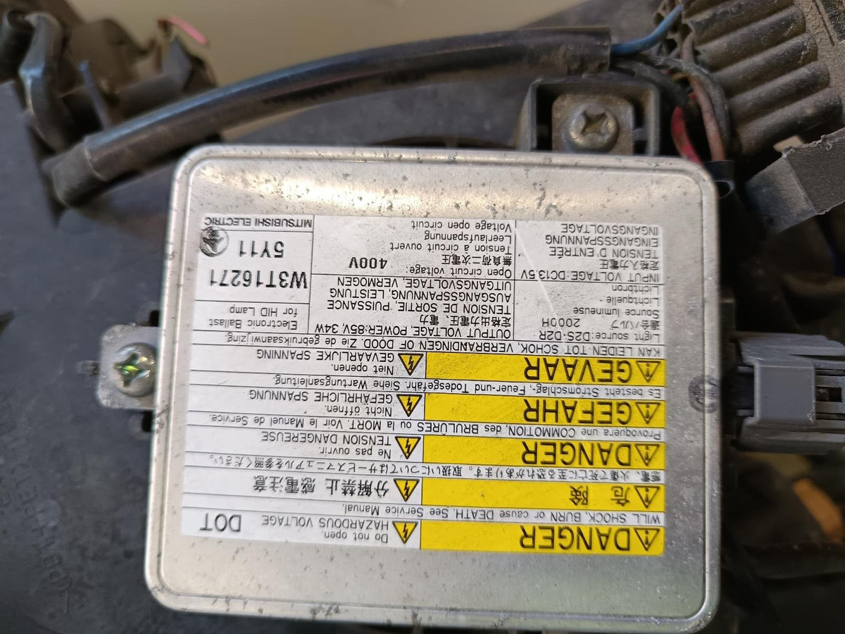 Nov 2006 to Oct 2007 - Mitsubishi Outlander ZG - Right Headlight - Xenon Type