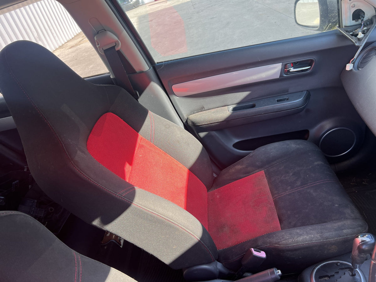 2006 Suzuki Swift ZC31S - Left Front Seat PN: