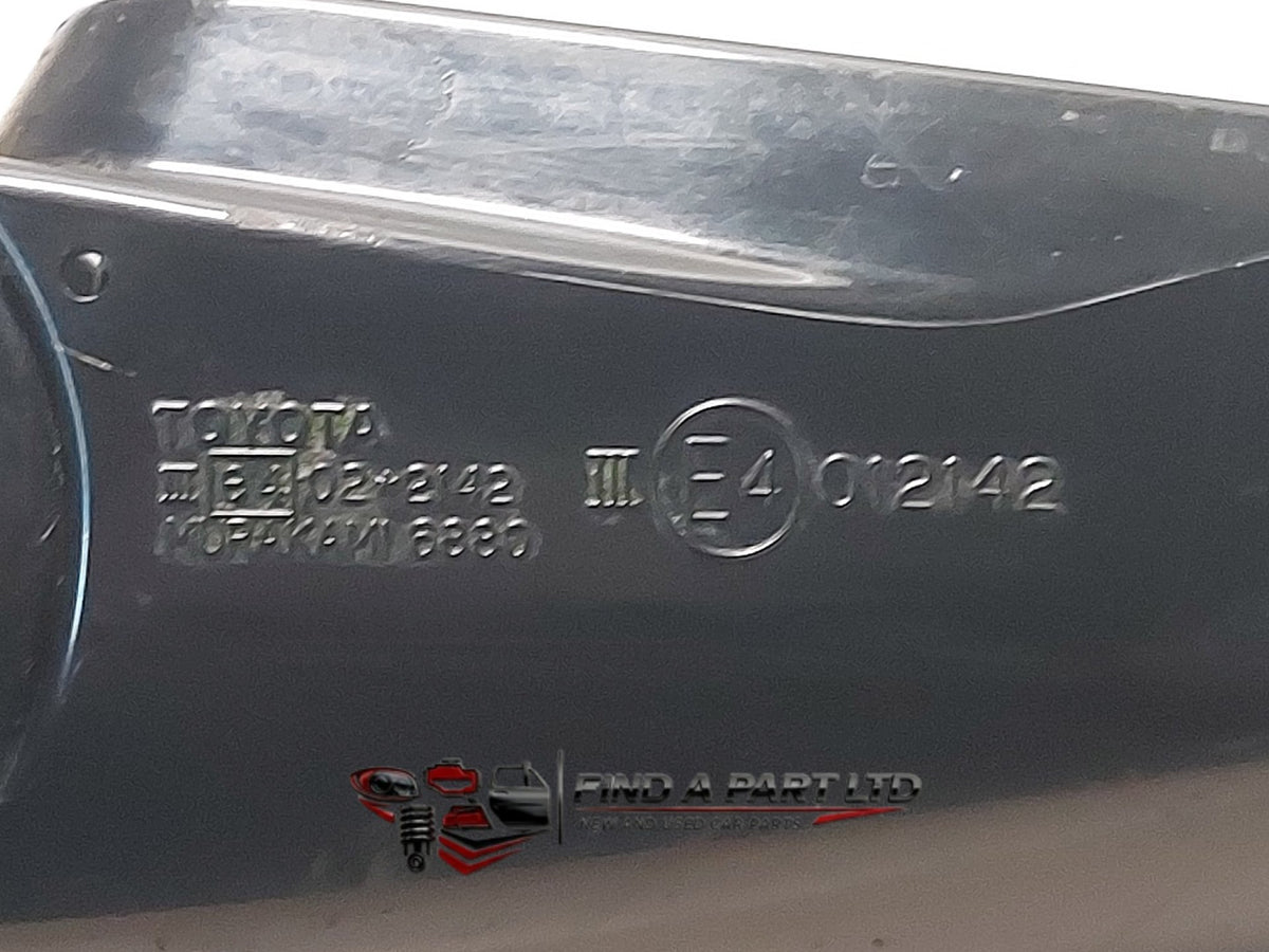 2005 Toyota Estima R30 - Right Door Mirror PN: E4 012142