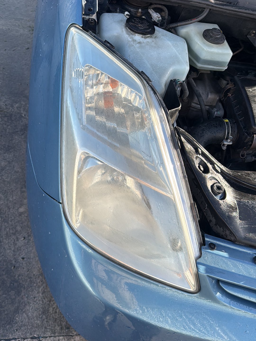 2004-2009 Toyota Prius- Right Headlight PN: