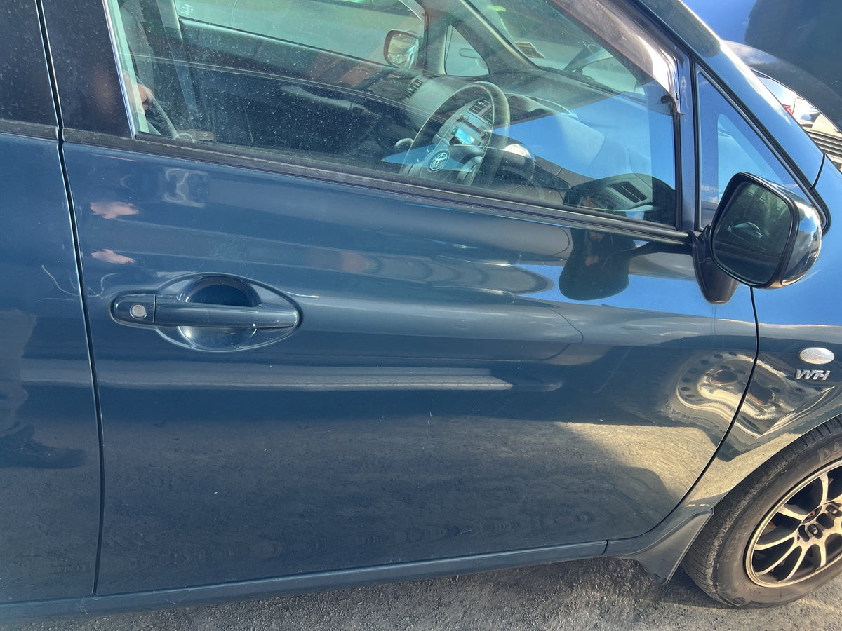 2009 Toyota Corolla JTNKU56E00109575 - Right Front Door Shell PN: