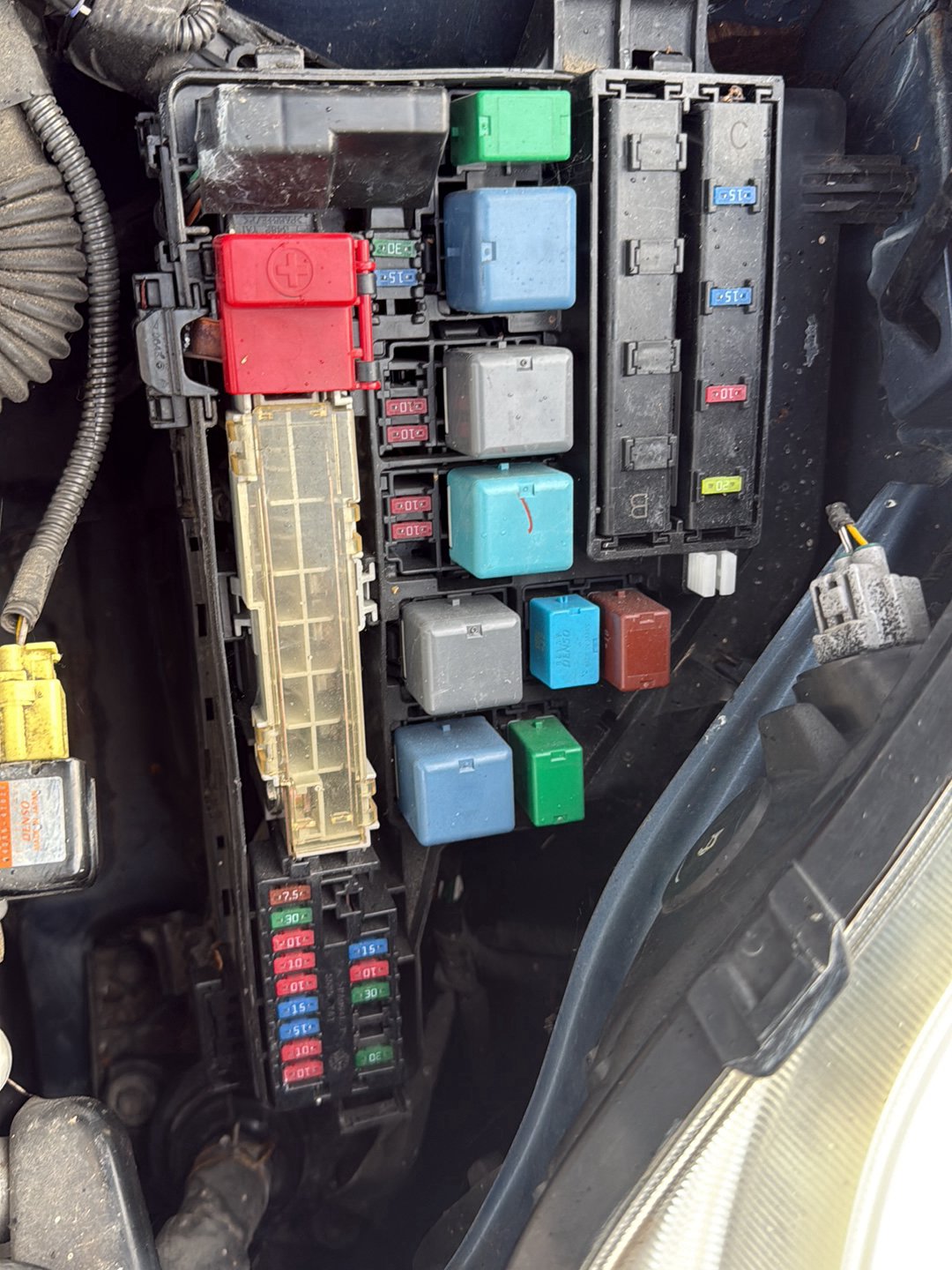 2004-2009 Toyota Prius- Fuse Box PN: