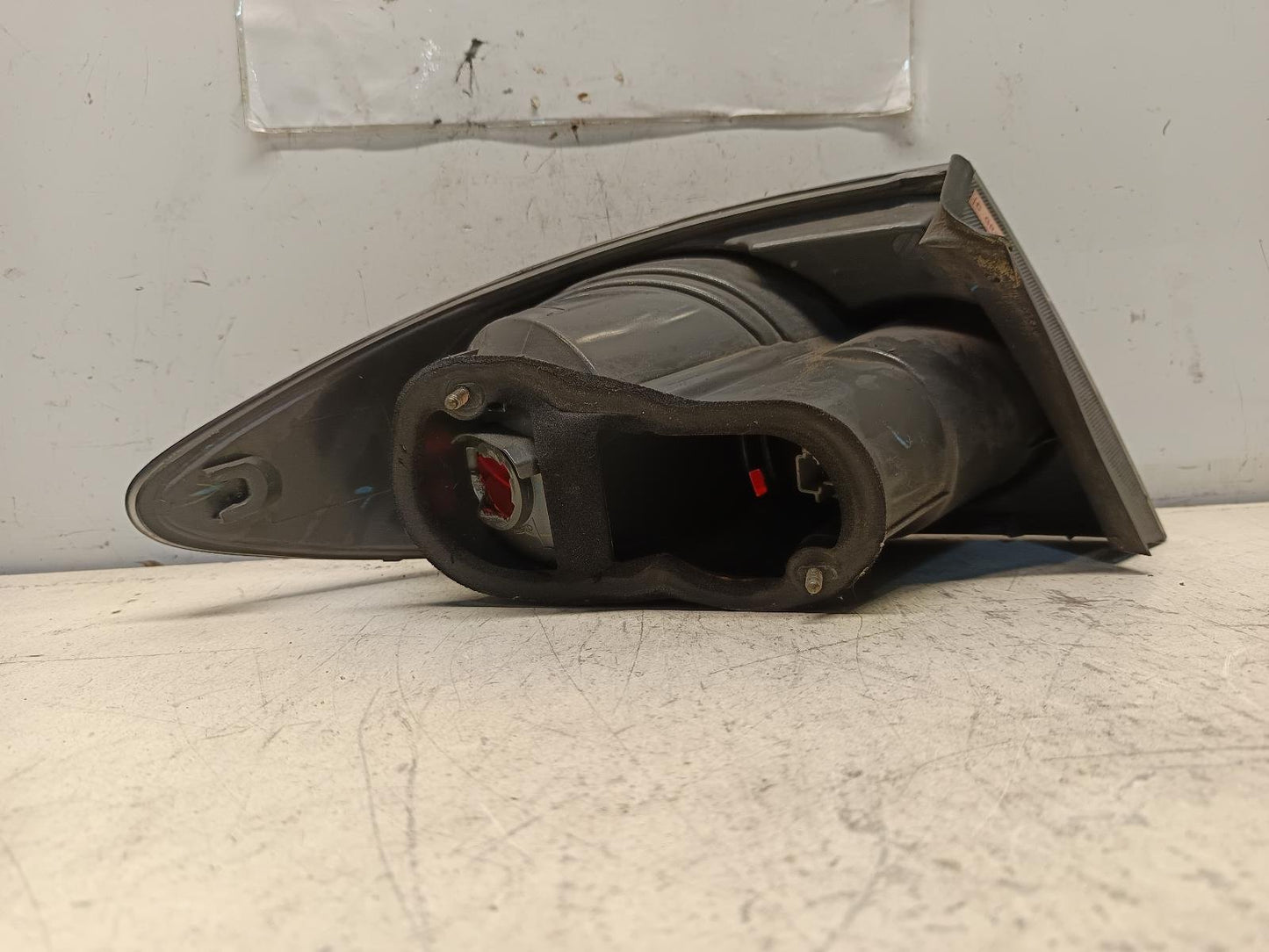Aug 2005 to Nov 2007- Mazda Mazda6 GG GY Sedan Hatchback- Right Taillight- Body Mounted, Lens# 220-61980