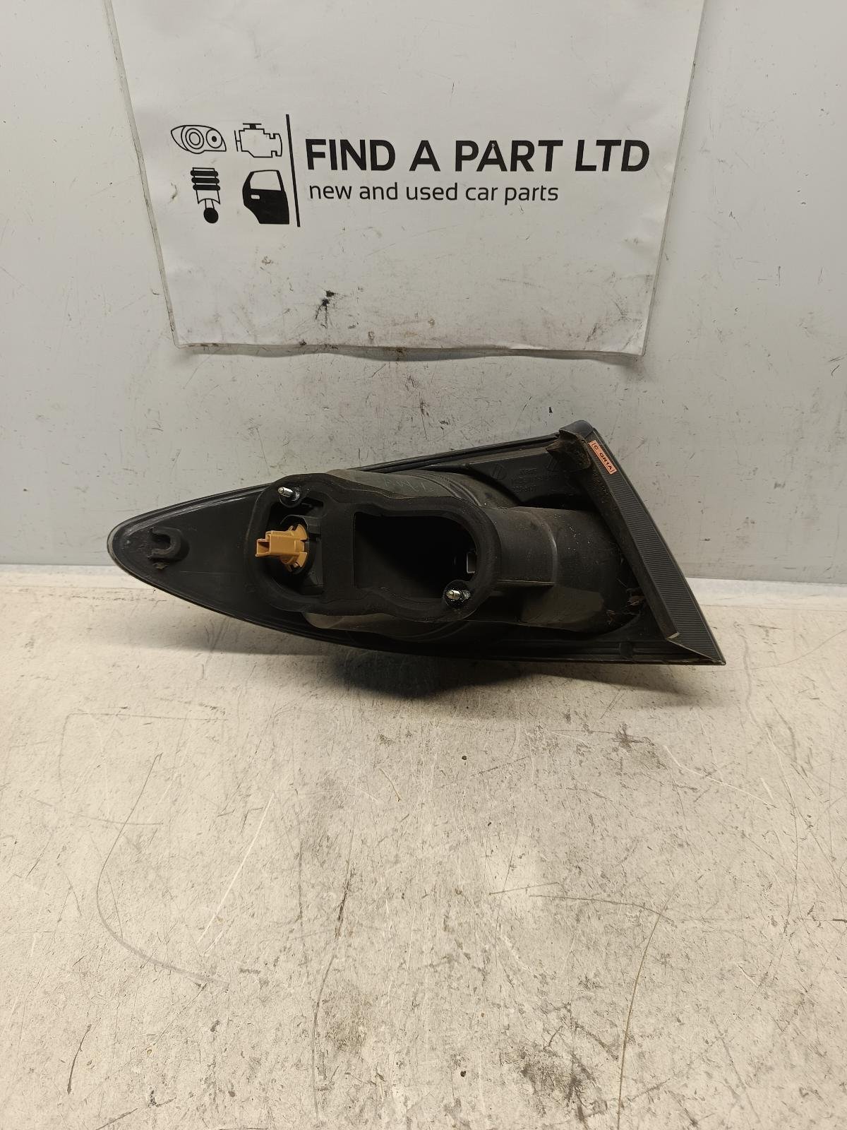 Aug 2005 to Nov 2007- Mazda Mazda6 GG GY Sedan Hatchback- Right Taillight- Body Mounted, Lens# 220-61980