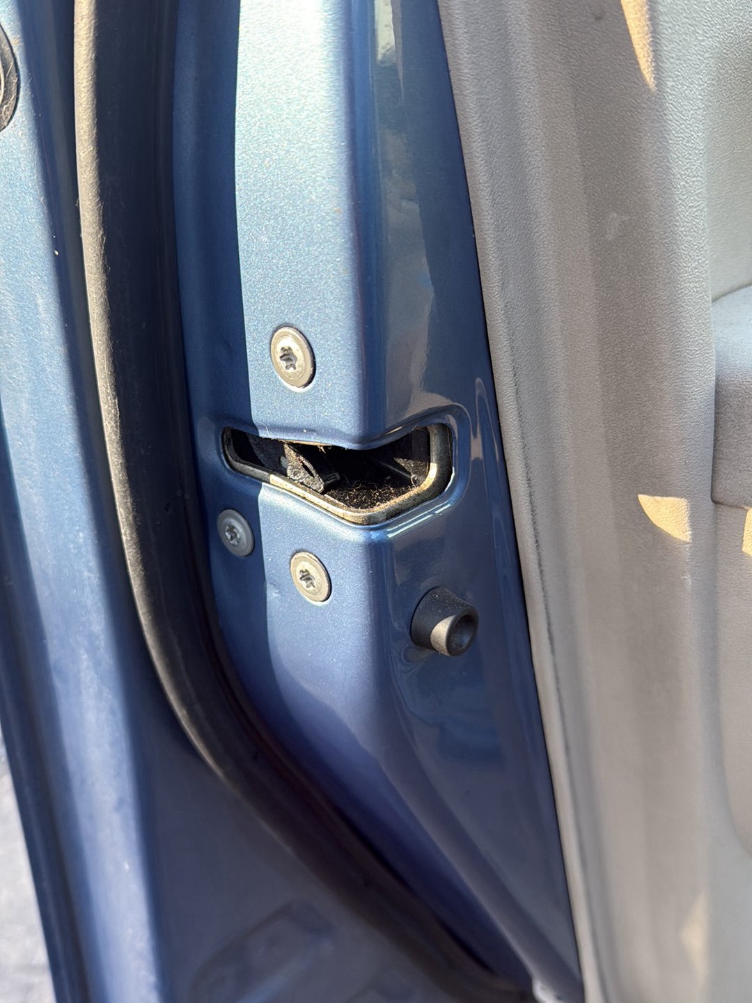 2004-2009 Toyota Prius- Left Front Lock Mechanism PN:
