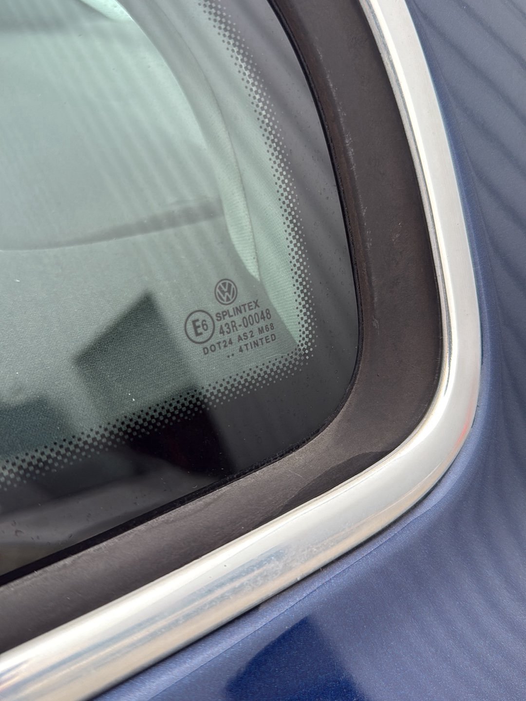 1998-2005 Volkswagen Passat- Left Rear Side Glass PN: