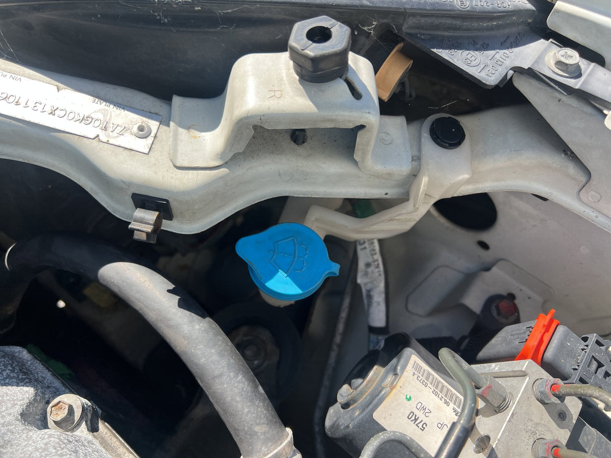 2006 Suzuki Swift ZC31S - Washer Bottle PN: