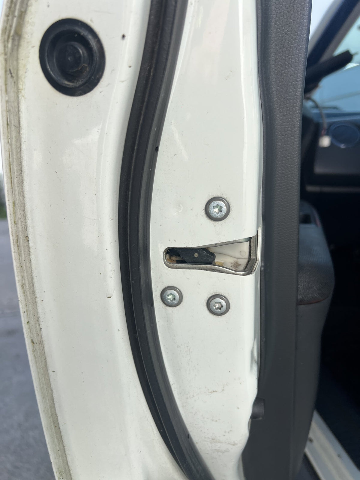 2006 Suzuki Swift ZC31S - Left Front Lock Mechanism PN: