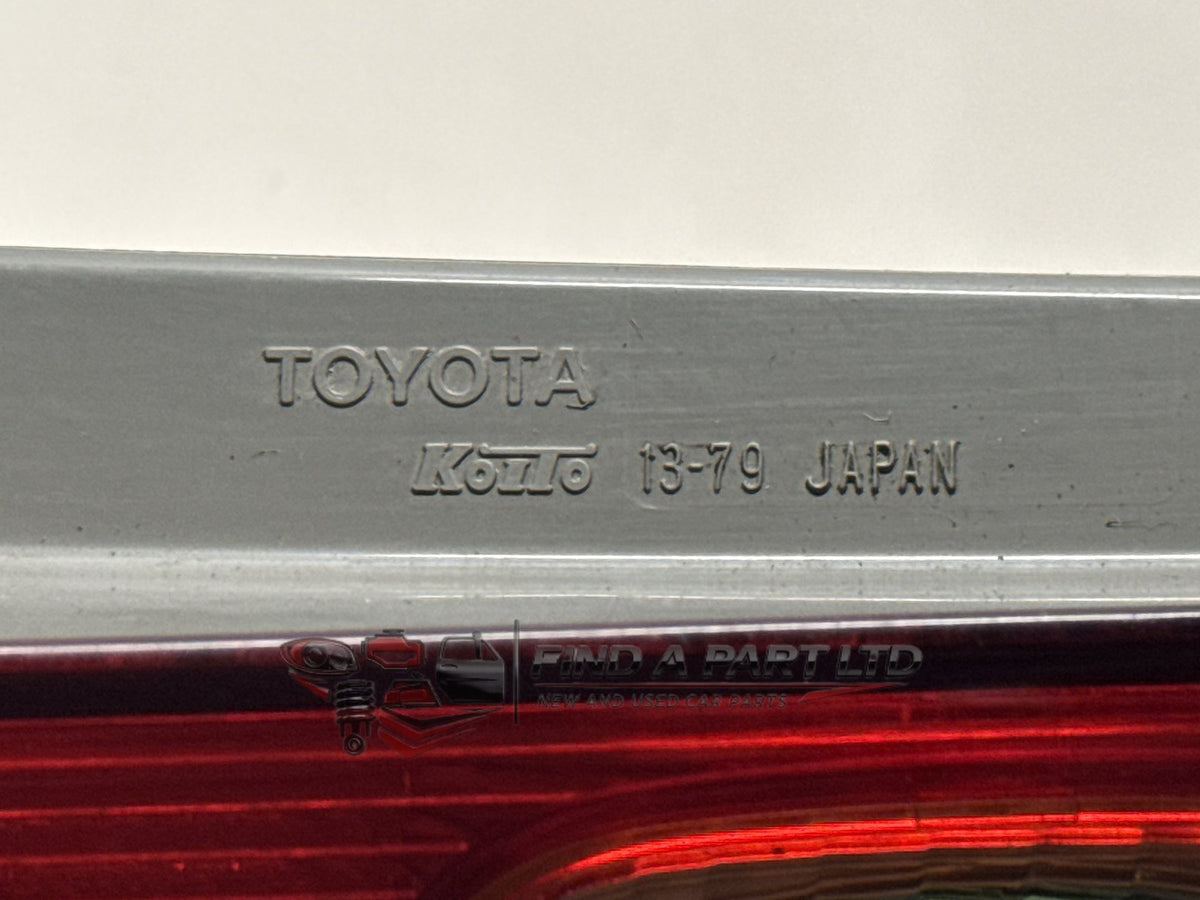 2004 Toyota Corolla E120 - Left Taillight PN: 13 79