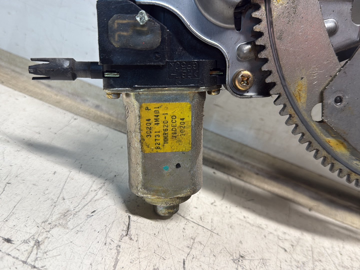 2000-2005 Nissan Bluebird Sylphy- Left Rear Window Regulator/Motor PN: