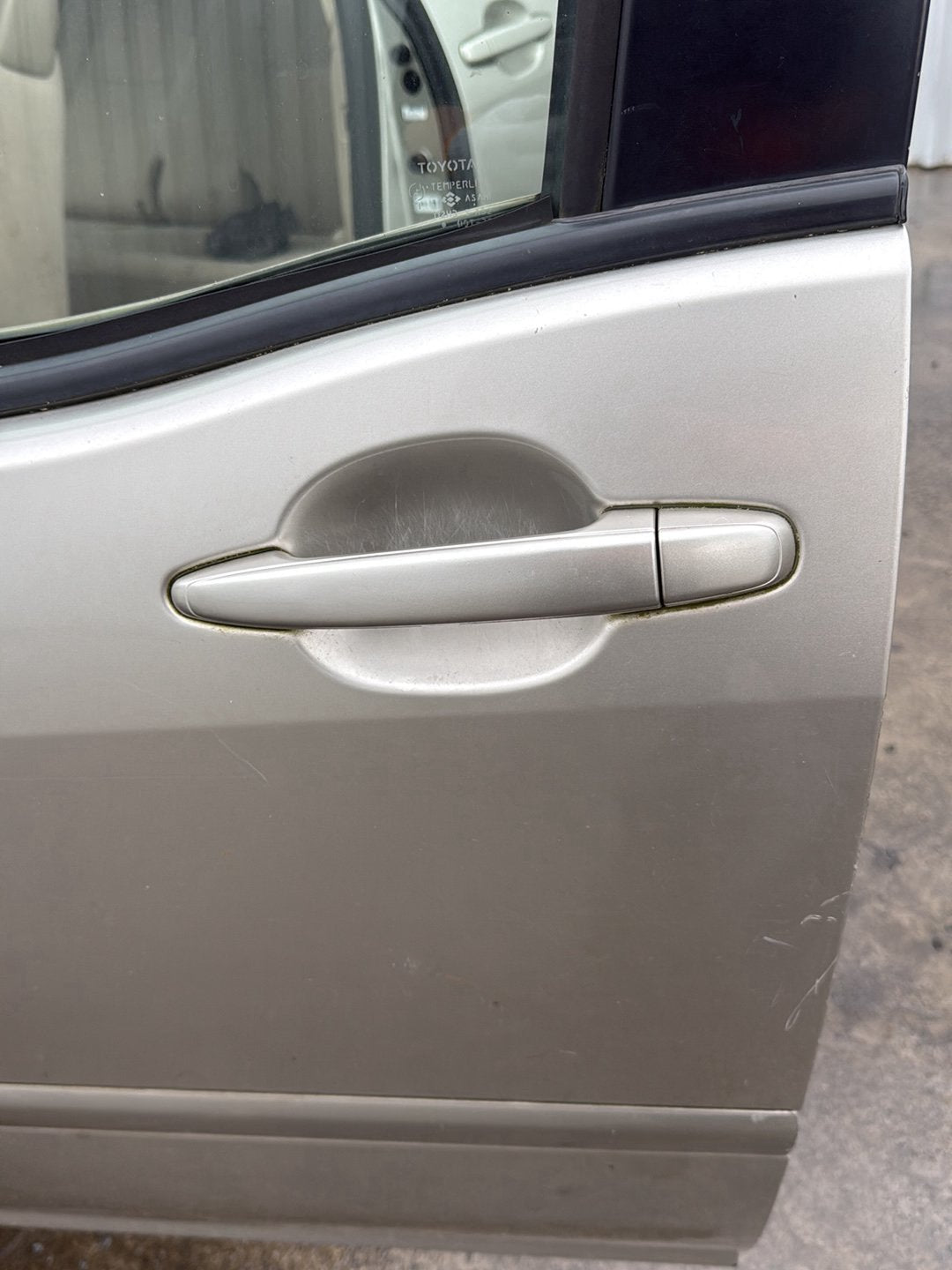 2003-2011 Toyota Raum Z20 NCZ20 - Left Front Exterior Door Handle PN: