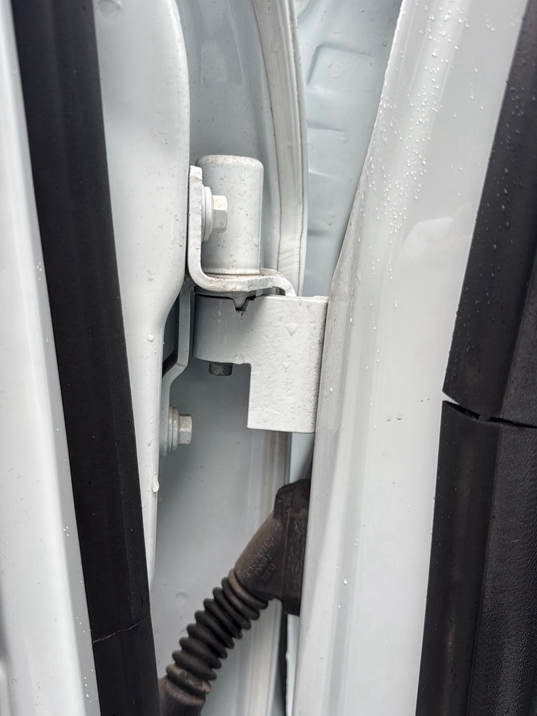 2007-2014 Ford Mondeo MK4 - Left Rear Door Top Hinge PN: