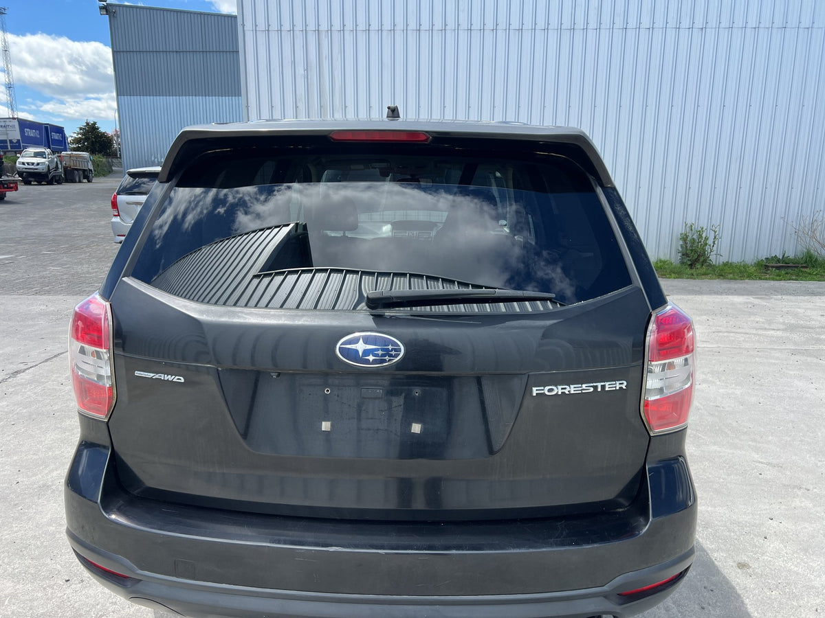 2013 Subaru Forester SJ5 - Tailgate Shell PN: