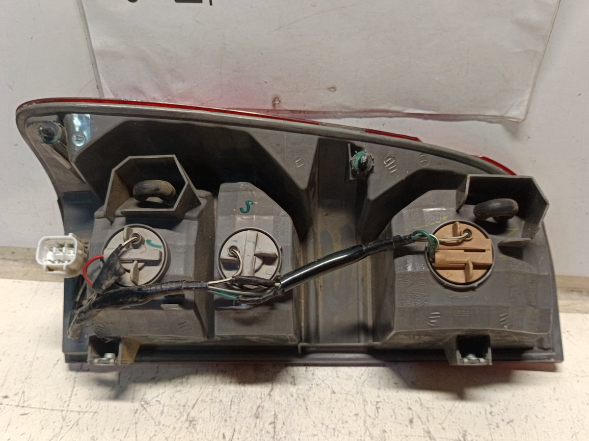 2014 Toyota Hilux - Right Taillight PN: 5673