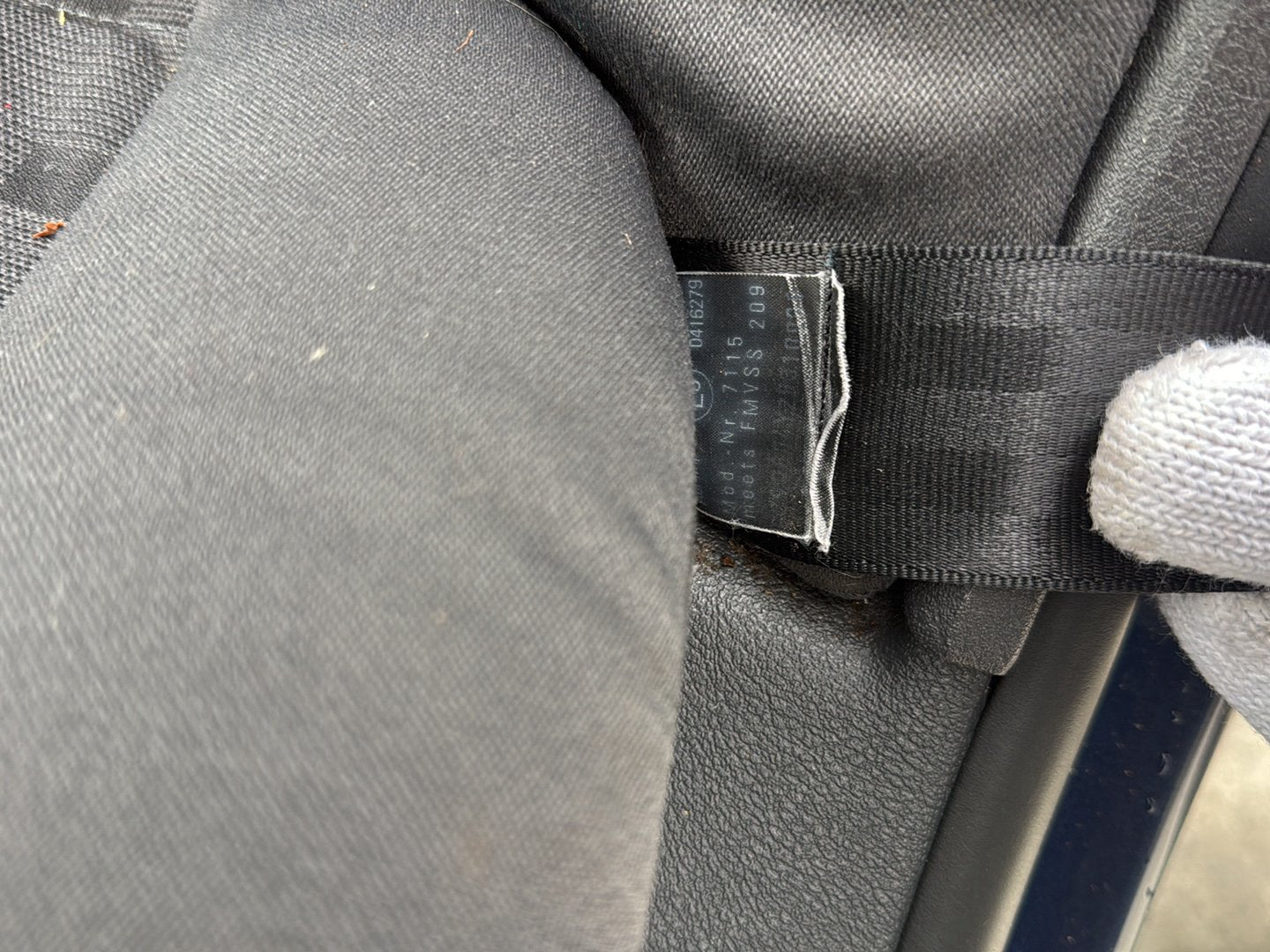 1998-2005 Volkswagen Passat- Left Rear Seat Belt PN: