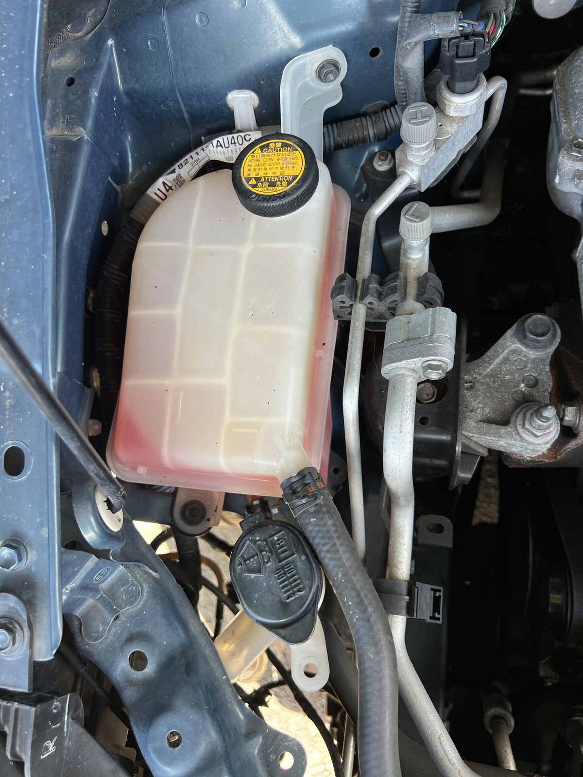 2009 Toyota Corolla JTNKU56E00109575 - Coolant Bottle PN: