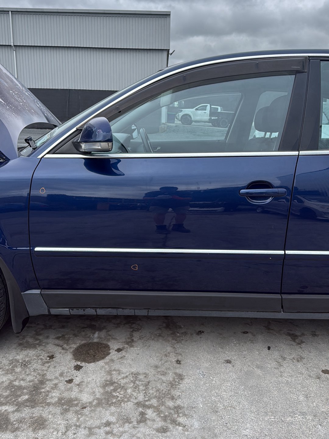 1998-2005 Volkswagen Passat- Left Front Door Shell PN: