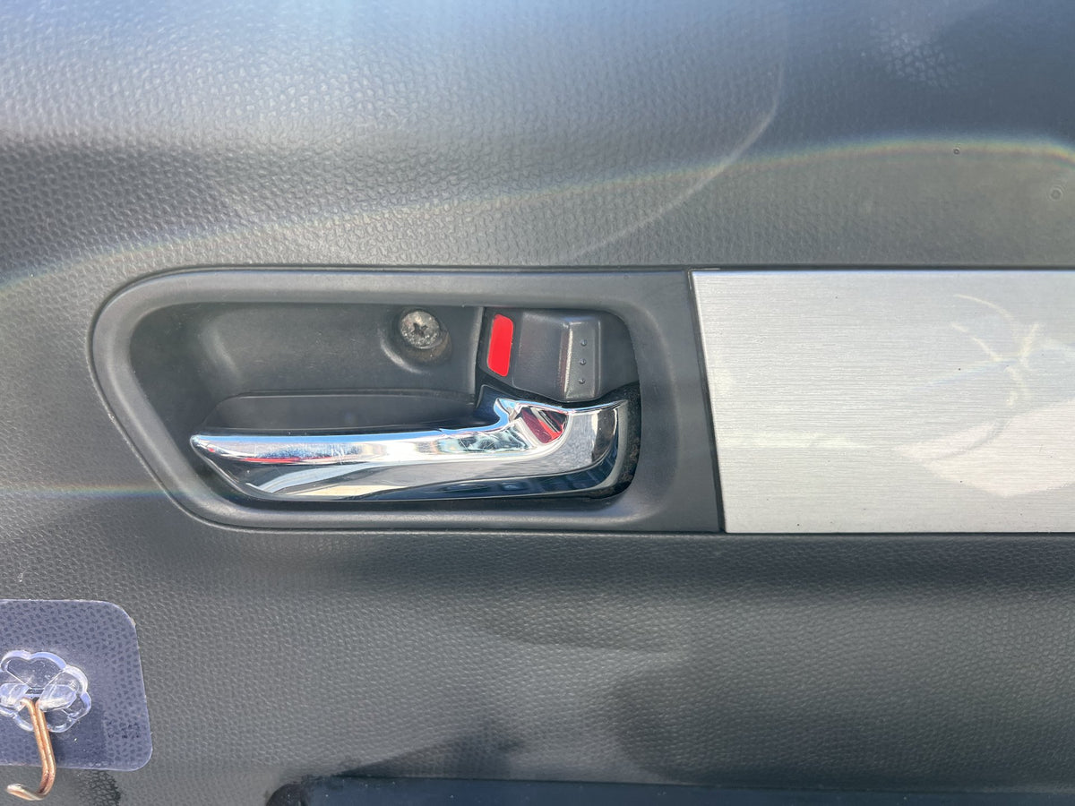 2006 Suzuki Swift ZC31S - Right Front Door Interior Handle PN: