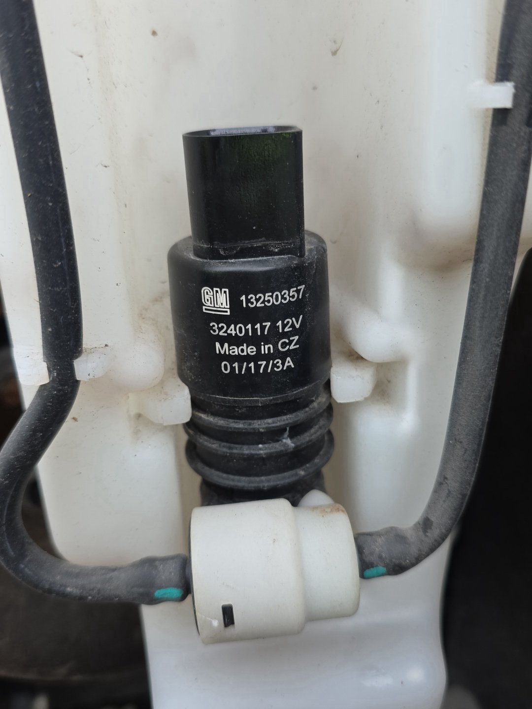 2017 Holden Trax TJ MY17 - Washer Bottle PN: