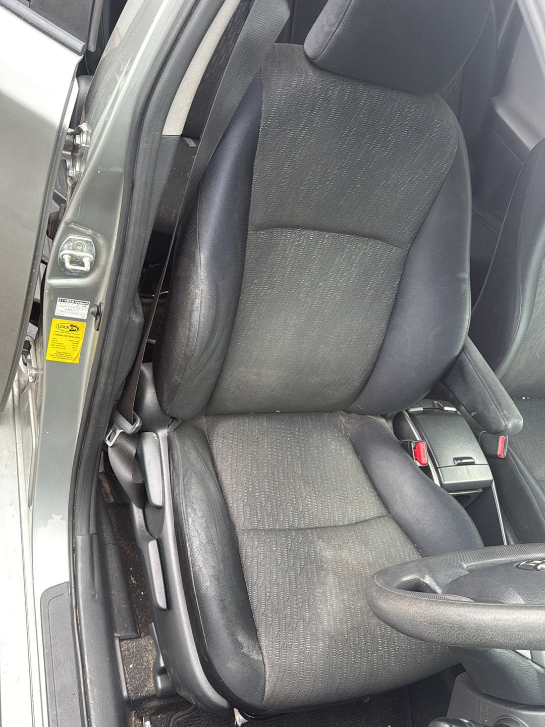 2009-2017 Toyota Wish ZGE20 - Right Front Seat PN: