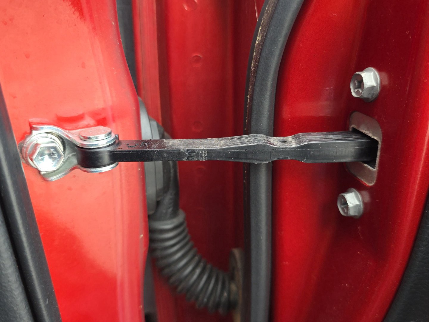 2006-2012 Suzuki SX4 YA11S - Right Front Check Strap PN: