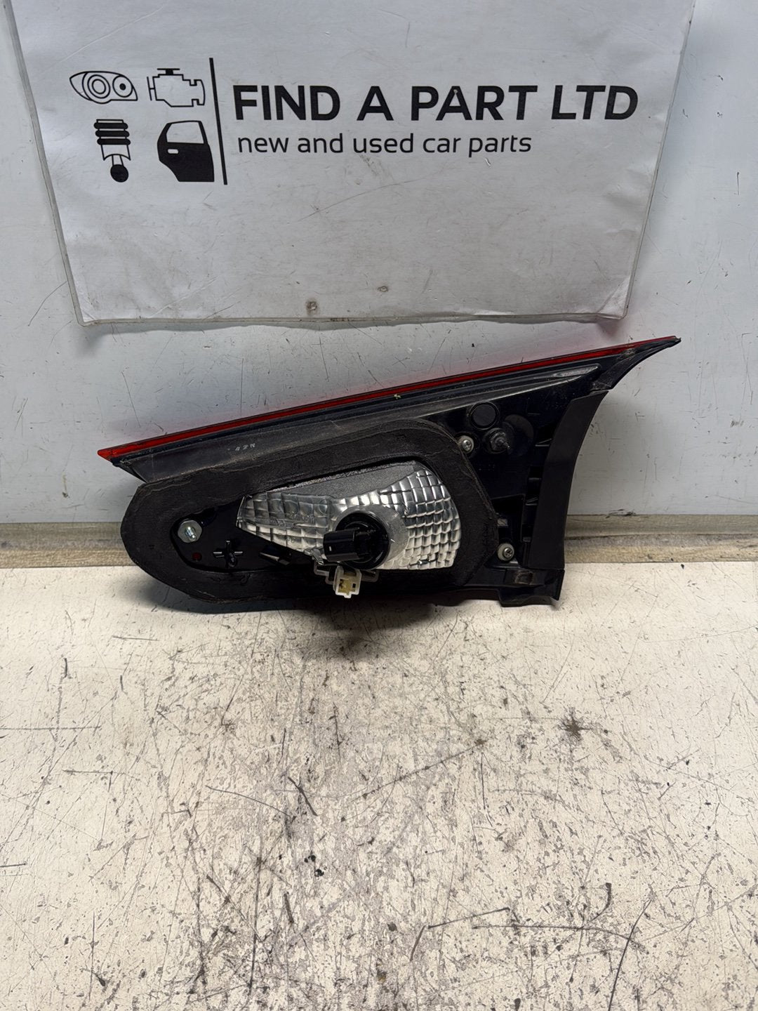 2009-2013 Mazda Axela- Left Tailgate Light PN: 2261981