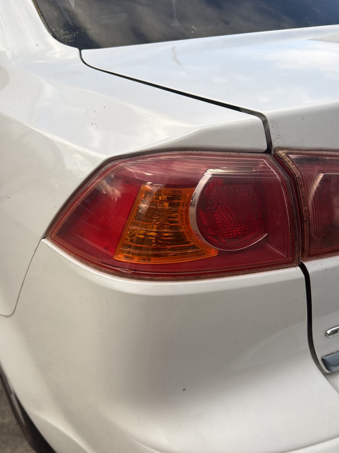 2004-2012 Mitsubishi Galant DJ CY4A - Left Taillight PN: