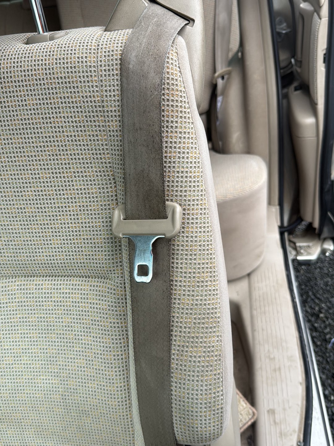 2003-2011 Toyota Raum Z20 NCZ20 - Left Front Seat Belt PN: