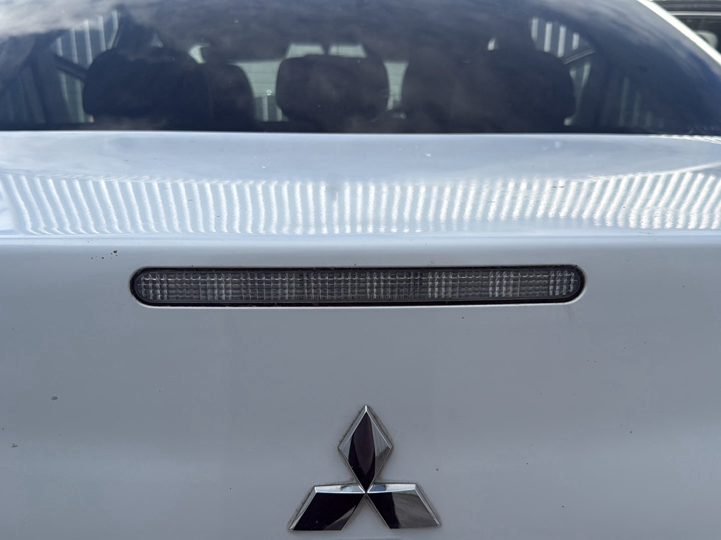 2004-2012 Mitsubishi Galant DJ CY4A - High Level Stoplight PN: