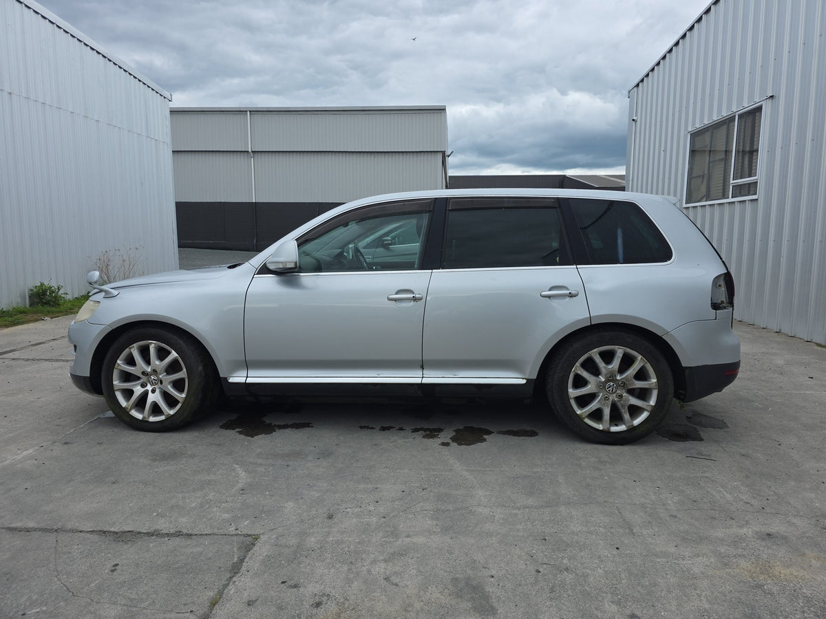 2007 Volkswagen Touareg V-8 WVGZZZ7LZ8D023177