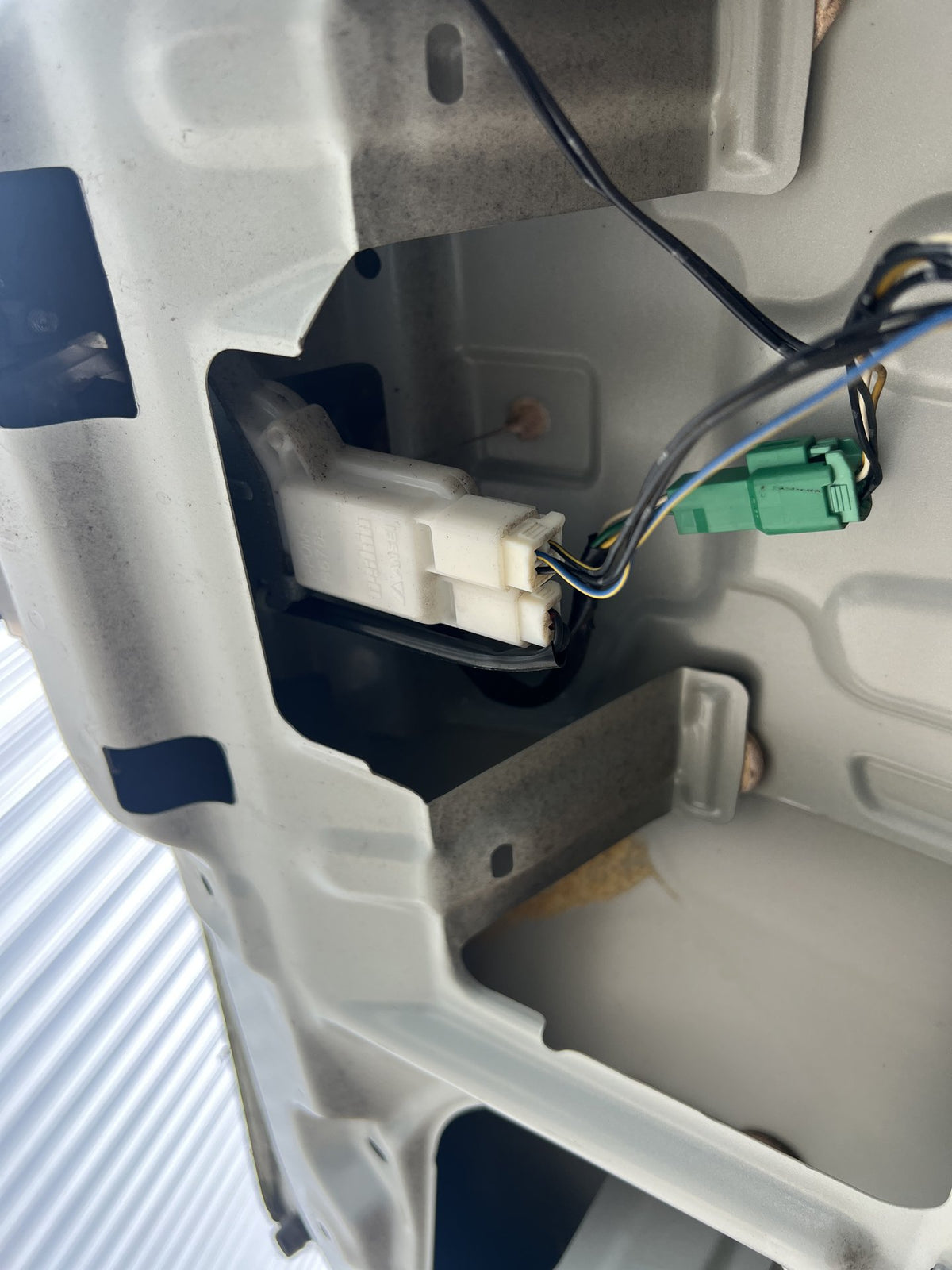 2006 Suzuki Swift ZC31S - Tailgate Latch PN:
