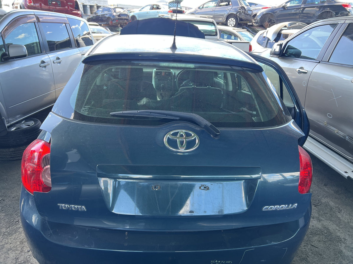 2009 Toyota Corolla JTNKU56E00109575 - Tailgate Shell PN: