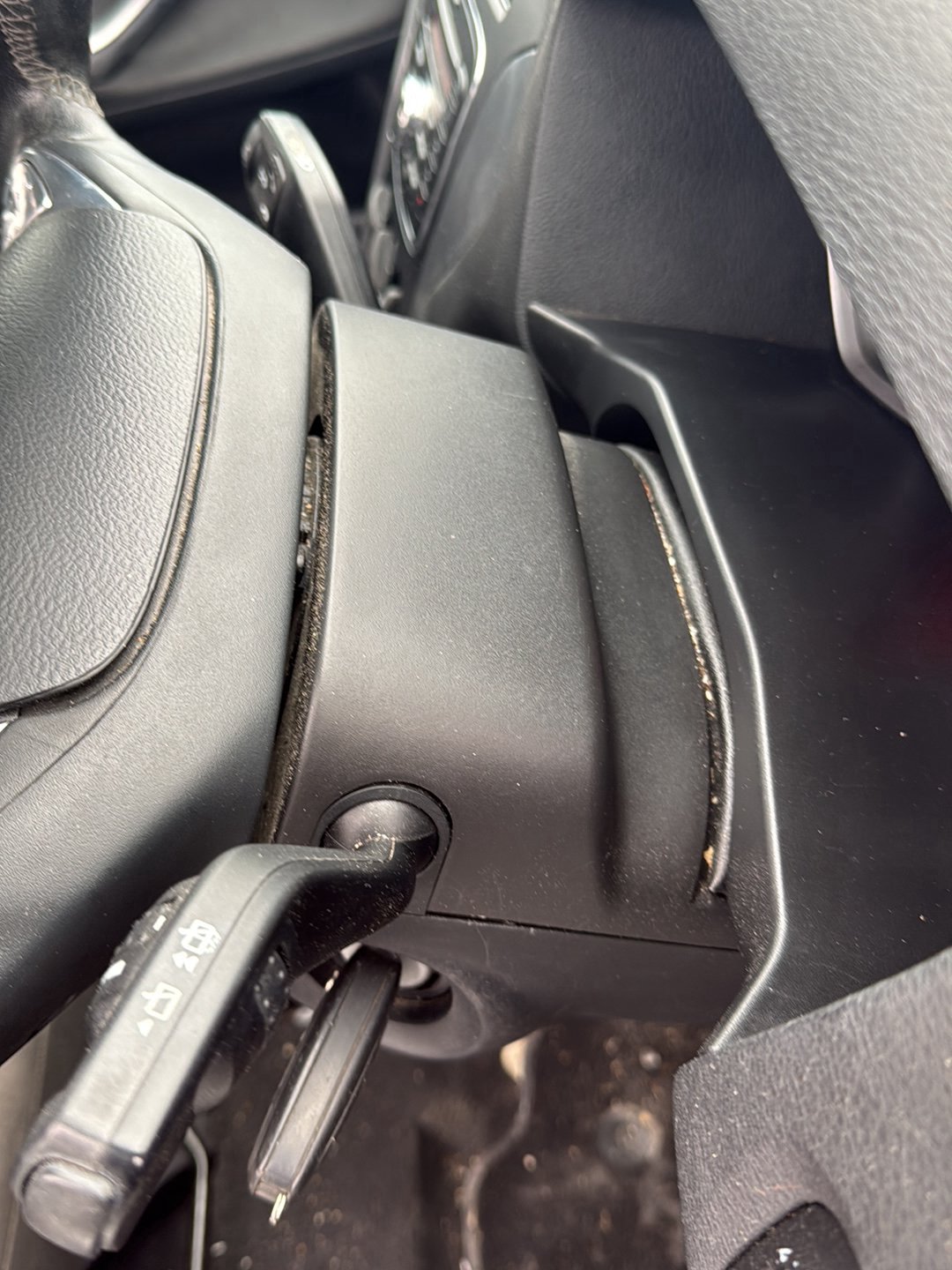 2007-2014 Ford Mondeo MK4 - Steering Column Shroud PN: